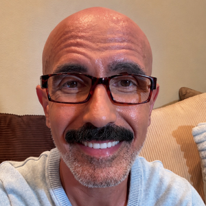 Customer photo beside the review on the gel product page